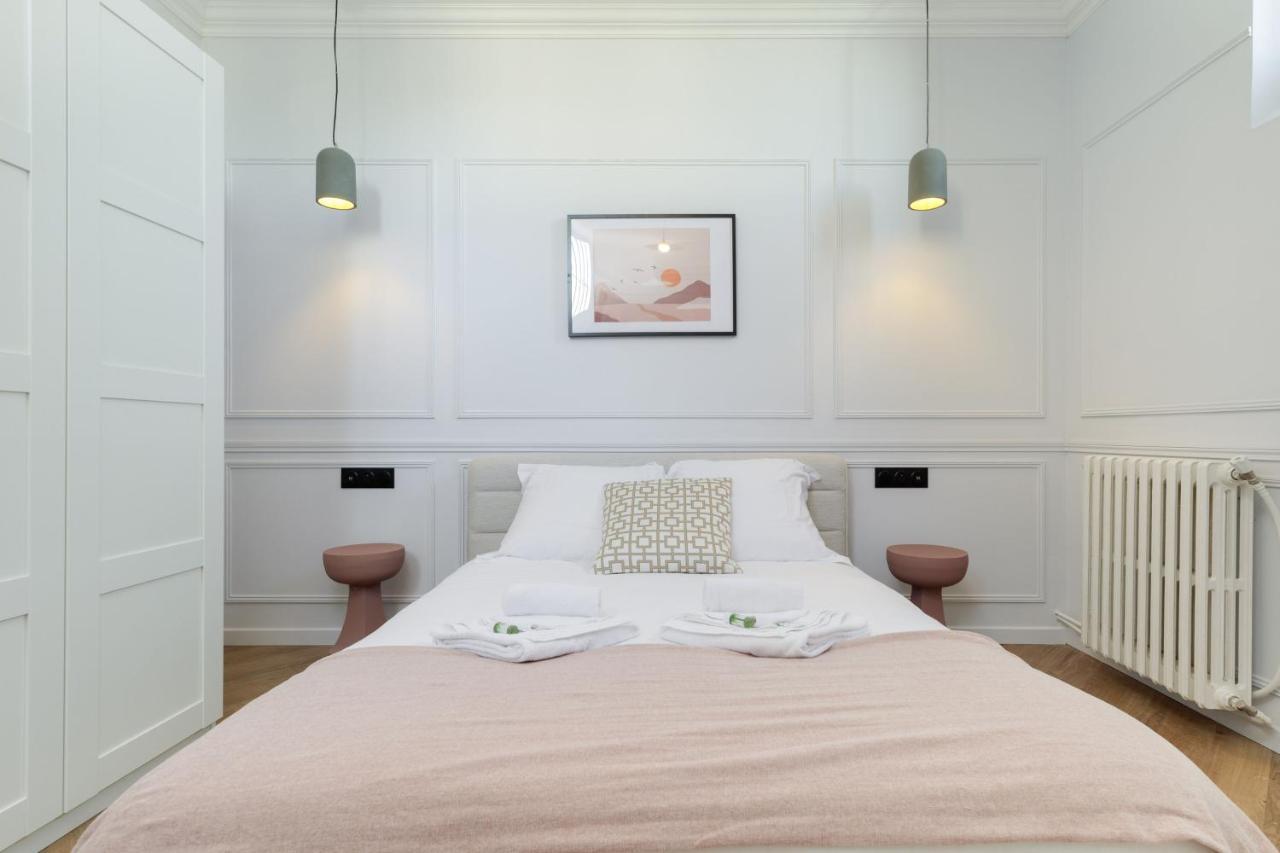 Poetic Stay - Champs Elysees París Exterior foto